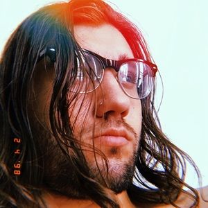 Meet your Posher, Devin